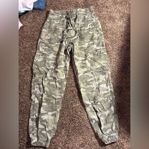 American Eagle camo joggers